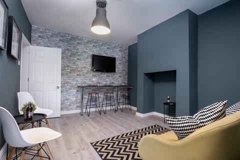 4 bedroom house share to rent - Marsh House Lane,  Warrington, WA2