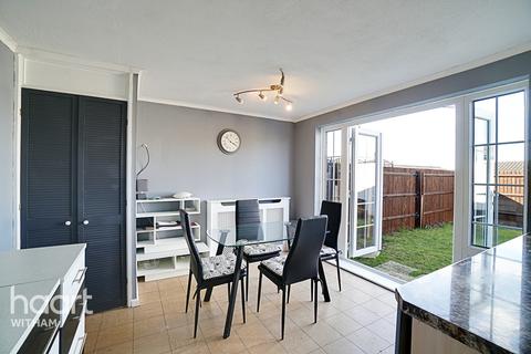 19 Calamint Road, Witham, CM8 2XT