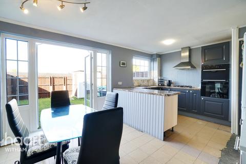 19 Calamint Road, Witham, CM8 2XT
