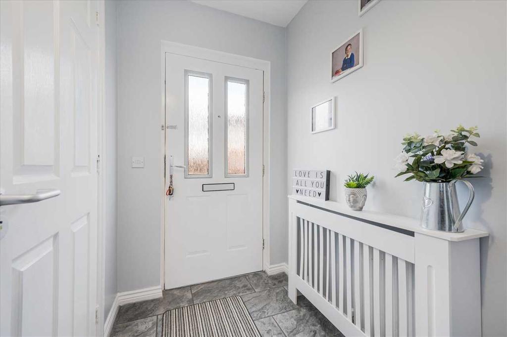 Entrance Hallway (2)
