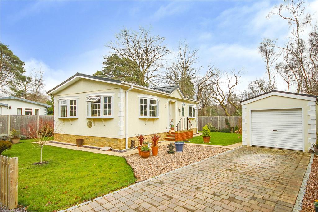 The Plateau, Warfield Park, Bracknell, RG42 2 bed property £260,000