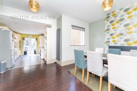 3 Drayton Gardens, London, W13 0LG