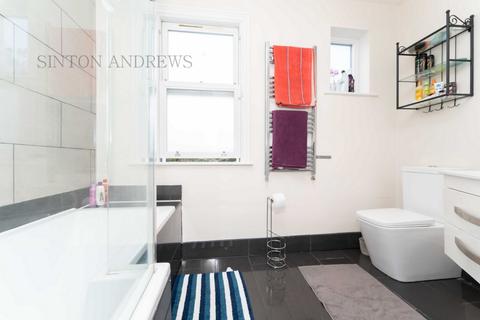 3 Drayton Gardens, London, W13 0LG