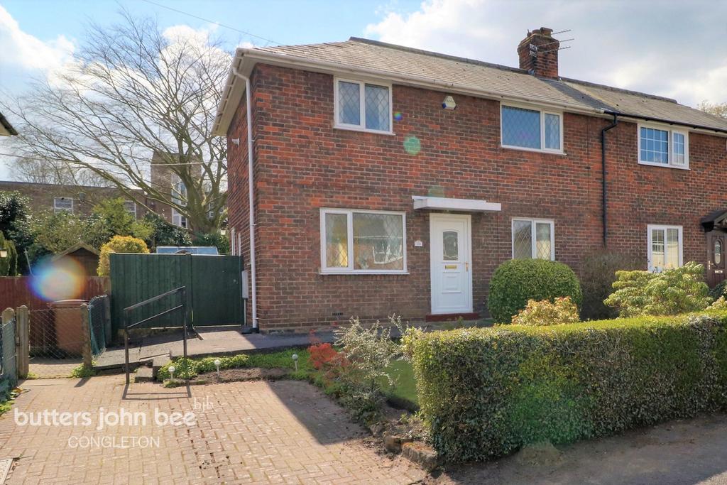 The Crescent, Congleton 3 bed semidetached house £170,000