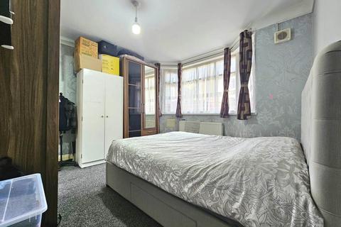 2 bedroom flat for sale, Clova Road, Forest Gate, E7