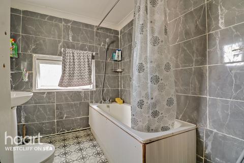 23 Balmoral Road, Westcliff-on-sea, SS0 7DG