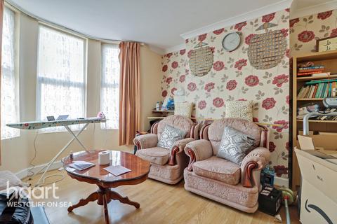 23 Balmoral Road, Westcliff-on-sea, SS0 7DG