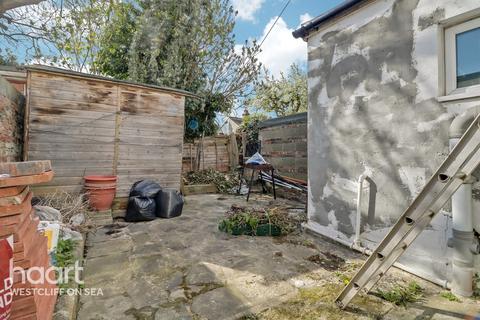 23 Balmoral Road, Westcliff-on-sea, SS0 7DG