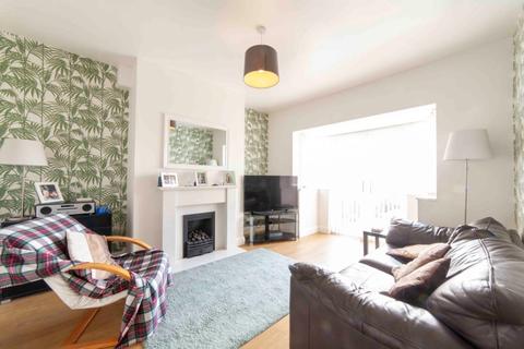 83 Lees Road, Ashton-under-lyne, OL6 8BQ