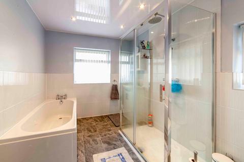 83 Lees Road, Ashton-under-lyne, OL6 8BQ