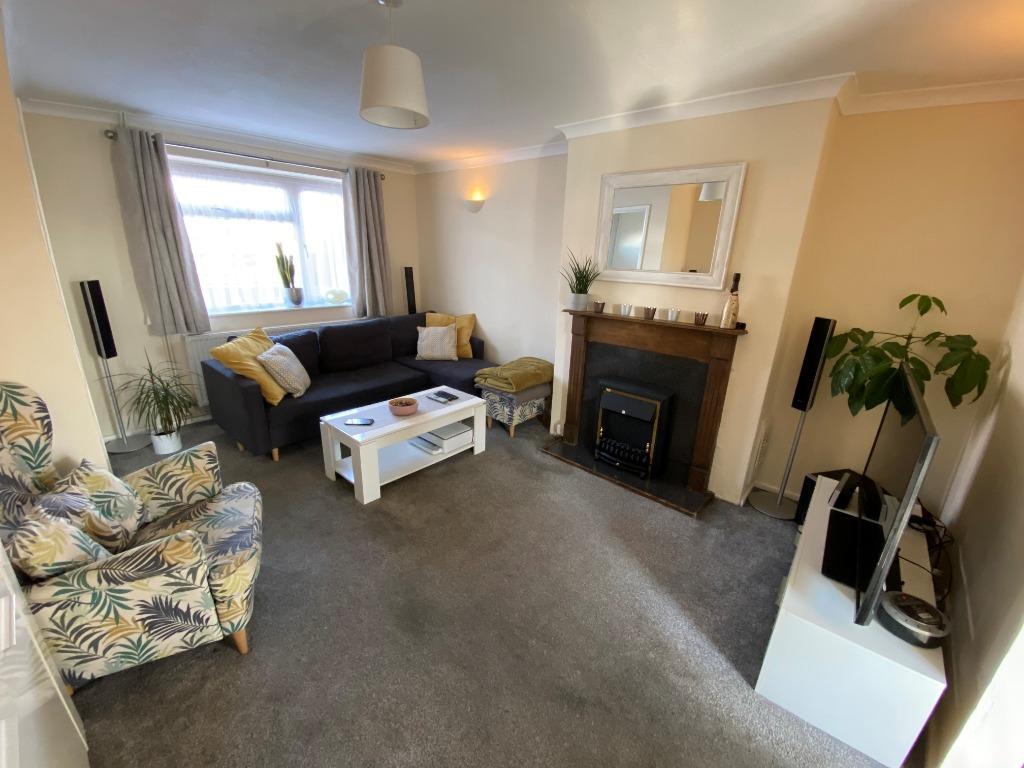 Cowick Lane, Exeter, EX2 3 bed terraced house £900 pcm (£208 pw)