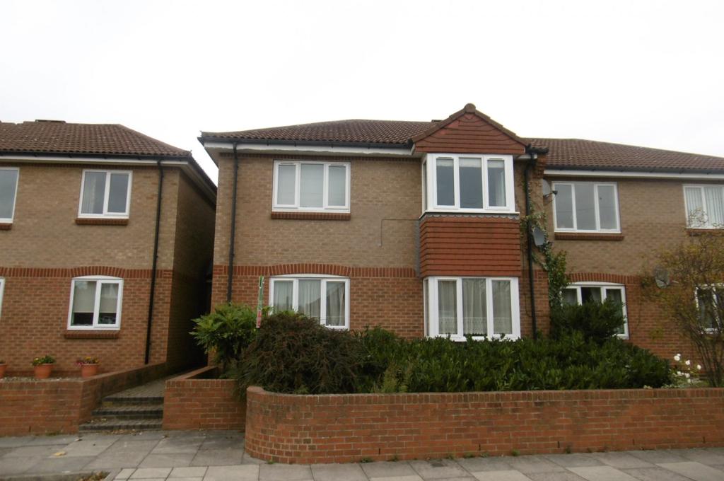 Holyrood Court, Bramcote, NG9 3NG 2 bed apartment £725 pcm (£167 pw)
