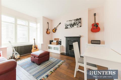 49 Hampton Road, Worcester Park, KT4 8EU