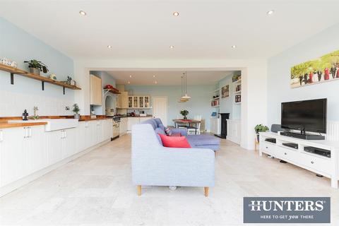 49 Hampton Road, Worcester Park, KT4 8EU