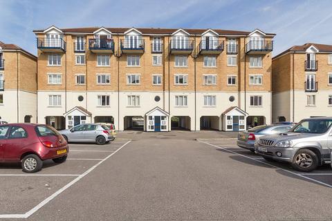 2 bedroom apartment to rent, Keating Close, Rochester, Kent, ME1