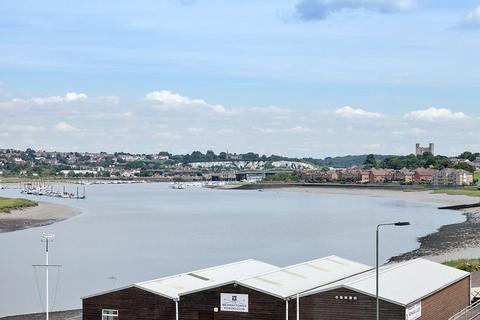 2 bedroom apartment to rent, Keating Close, Rochester, Kent, ME1