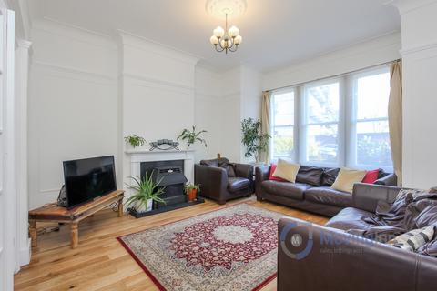 66 Whiteley Road, London, SE19 1JT