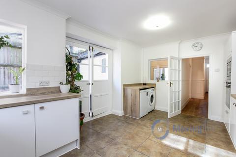 66 Whiteley Road, London, SE19 1JT