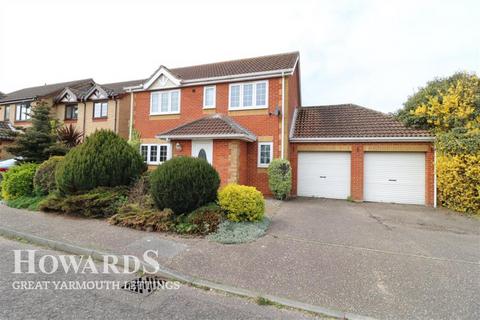 4 bedroom detached house to rent, St Clement Mews