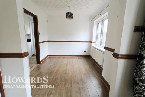 4 bedroom detached house to rent, St Clement Mews