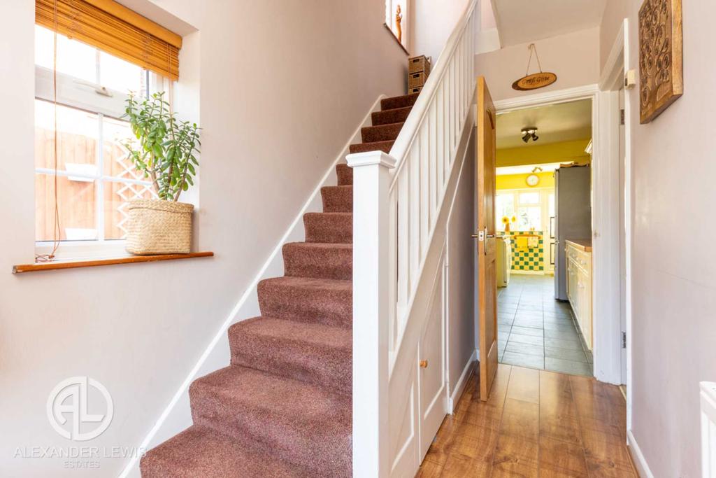 Cowslip Hill, Letchworth Garden City, SG6 4HL 3 bed semidetached house £550,000