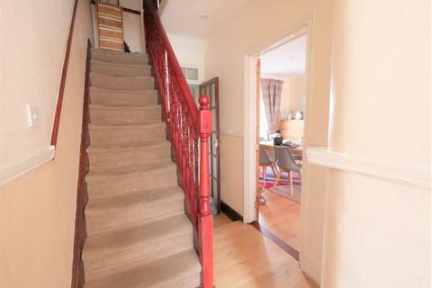 71 Burrell Road, Ipswich, IP2 8AD