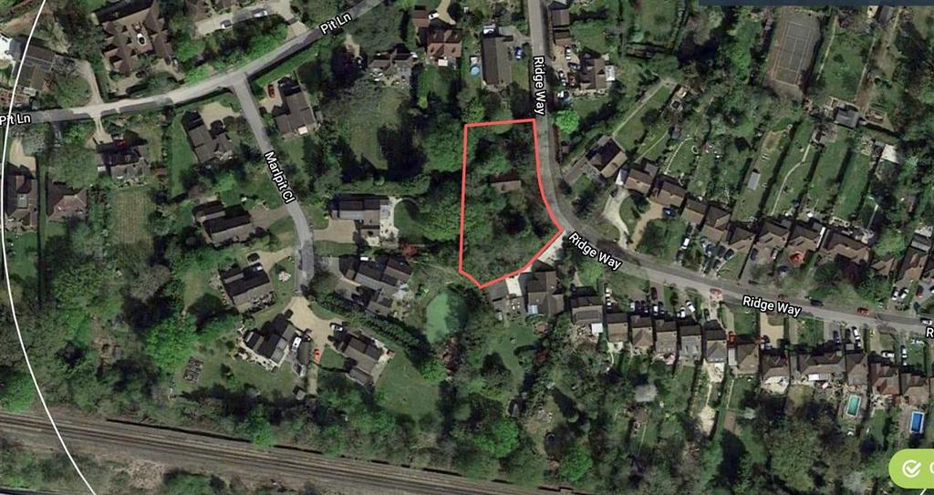 Ridgeway, Edenbridge 2 bed property with land £650,000