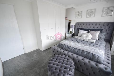 9 Burbage Grove, Sheffield, S12 4SR