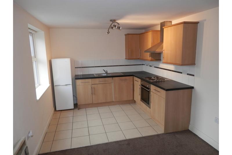 Broadwell Road, Oldbury 2 bed apartment to rent £800 pcm (£185 pw)