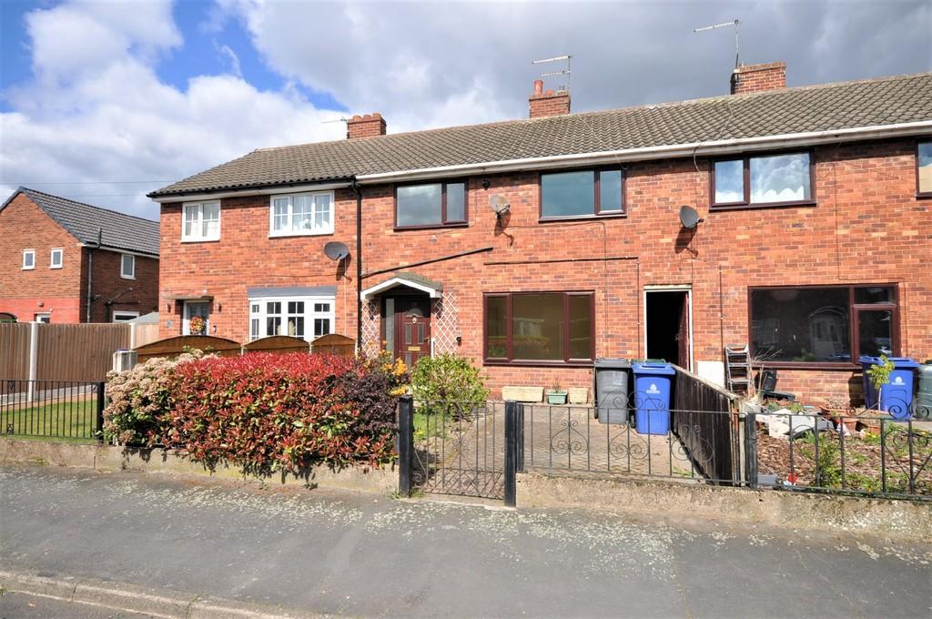 Springfield Avenue, Hatfield... 3 bed terraced house £100,000
