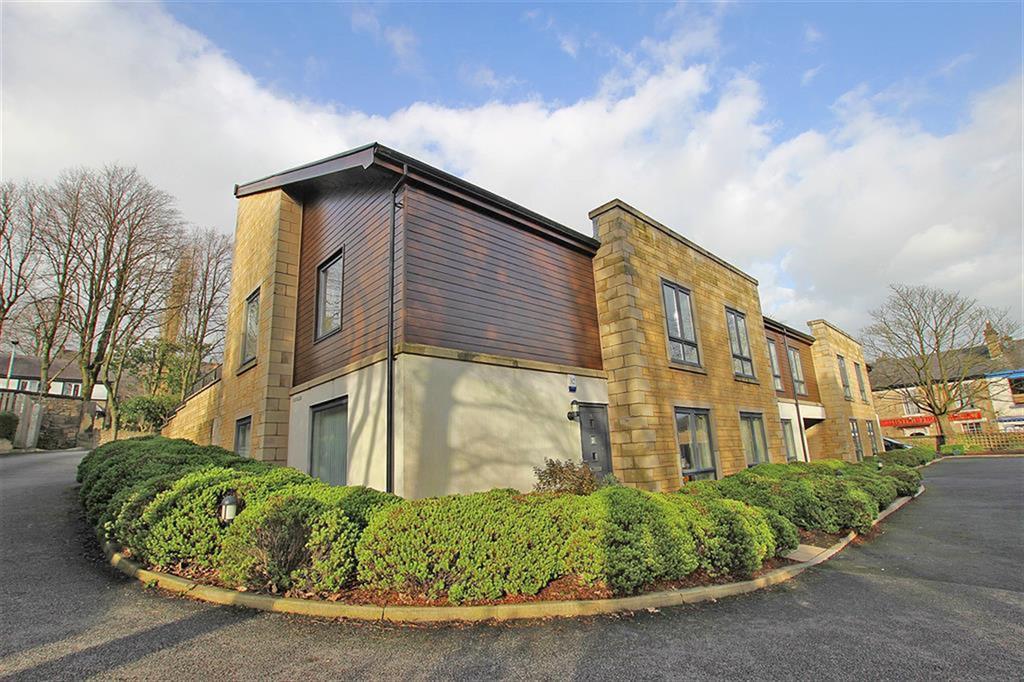Oldfield Avenue, Darwen, Lancashire, BB3 1QY 2 bed apartment £139,950