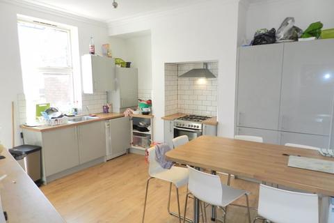52 Cliff Mount, Leeds, LS6 2HP