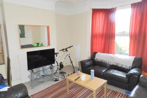 52 Cliff Mount, Leeds, LS6 2HP