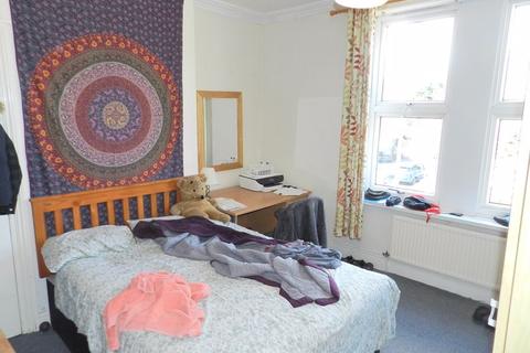 52 Cliff Mount, Leeds, LS6 2HP