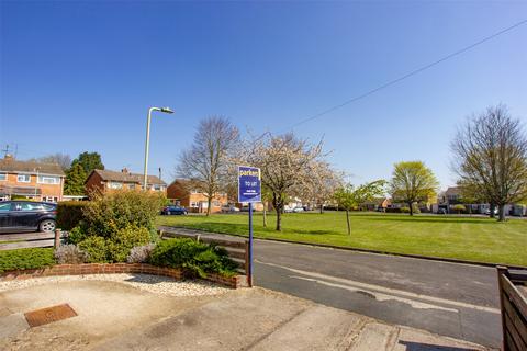 3 bedroom semi-detached house to rent, Burwell Drive, Witney, OX28