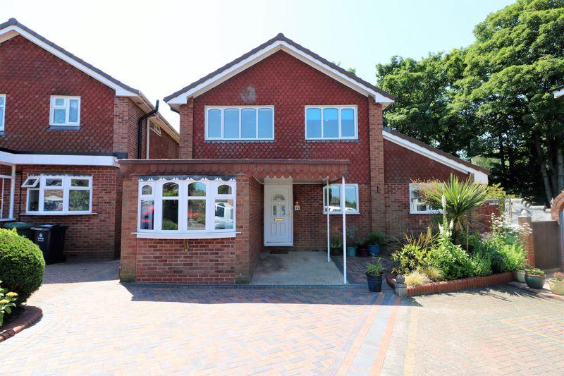 Leigh Close, Walsall 4 bed detached house £355,000