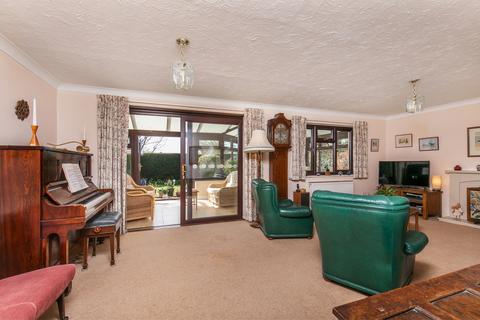 28 Denham Close, Winchester, SO23 7BL
