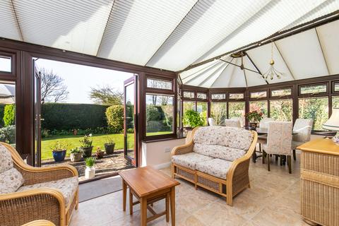 28 Denham Close, Winchester, SO23 7BL