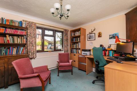 28 Denham Close, Winchester, SO23 7BL