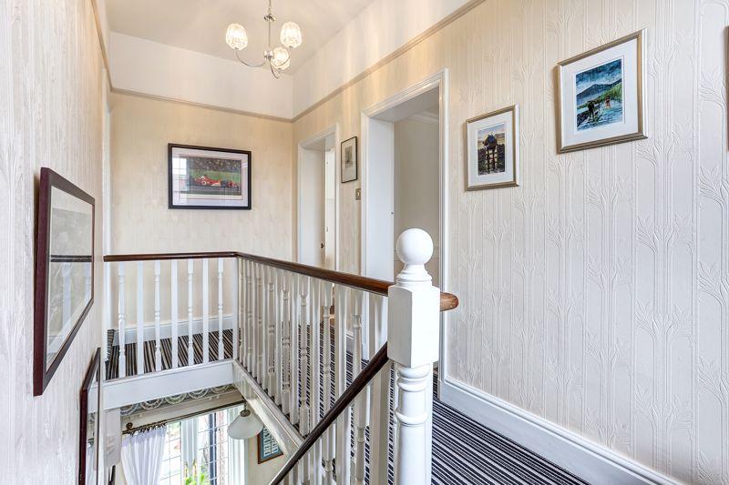 Galleried landing