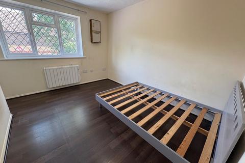 undefined, Beaulieu Close, Hounslow