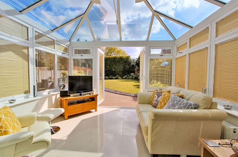 Sneyd Lane, Essington, Wolverhampton 2 bed detached bungalow £375,000