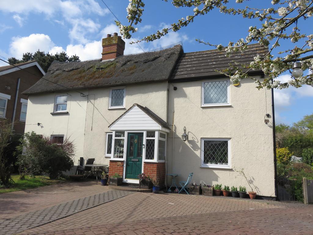 Heath Road, Orsett Heath RM16 3 bed semidetached house £440,000
