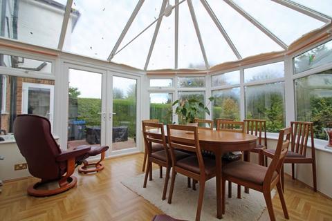 70 Elmfield Way, South Croydon, CR2 0EF