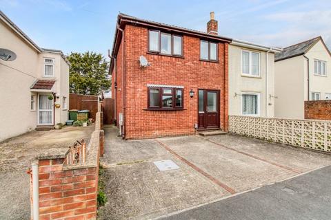 11 Almatade Road, Southampton, SO18 6AA