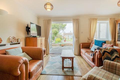 11 Almatade Road, Southampton, SO18 6AA