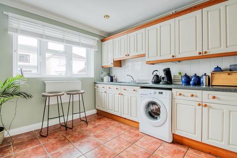 11 Almatade Road, Southampton, SO18 6AA