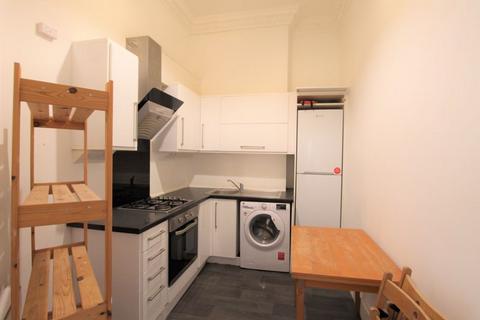 2 bedroom apartment to rent, Charrington House,1 Cephas Avenue, London