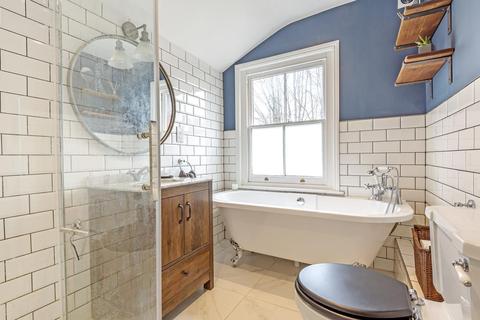 13 Cheselden Road, Guildford, GU1 3SB