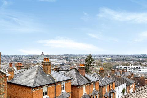 13 Cheselden Road, Guildford, GU1 3SB